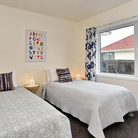 Weston Villa - Spacious & Family Friendly - Bookahome Christchurch Exterior photo